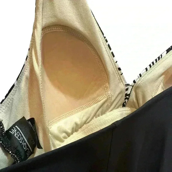 Beachscene Collection Black And White Swim Dress One Piece Swimsuit Women’s 10 - Picture 9 of 11